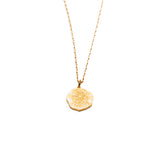 Médaille mandala gravée "amour" sur chaîne en plaqué or